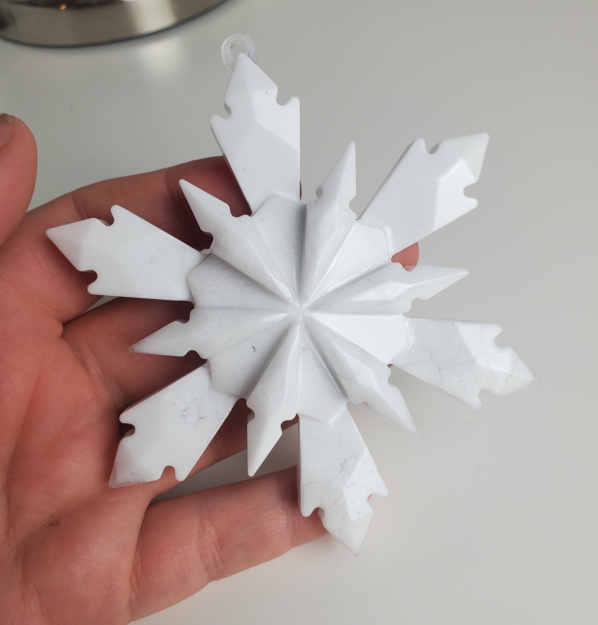 Schneeflocke aus Epoxidharz