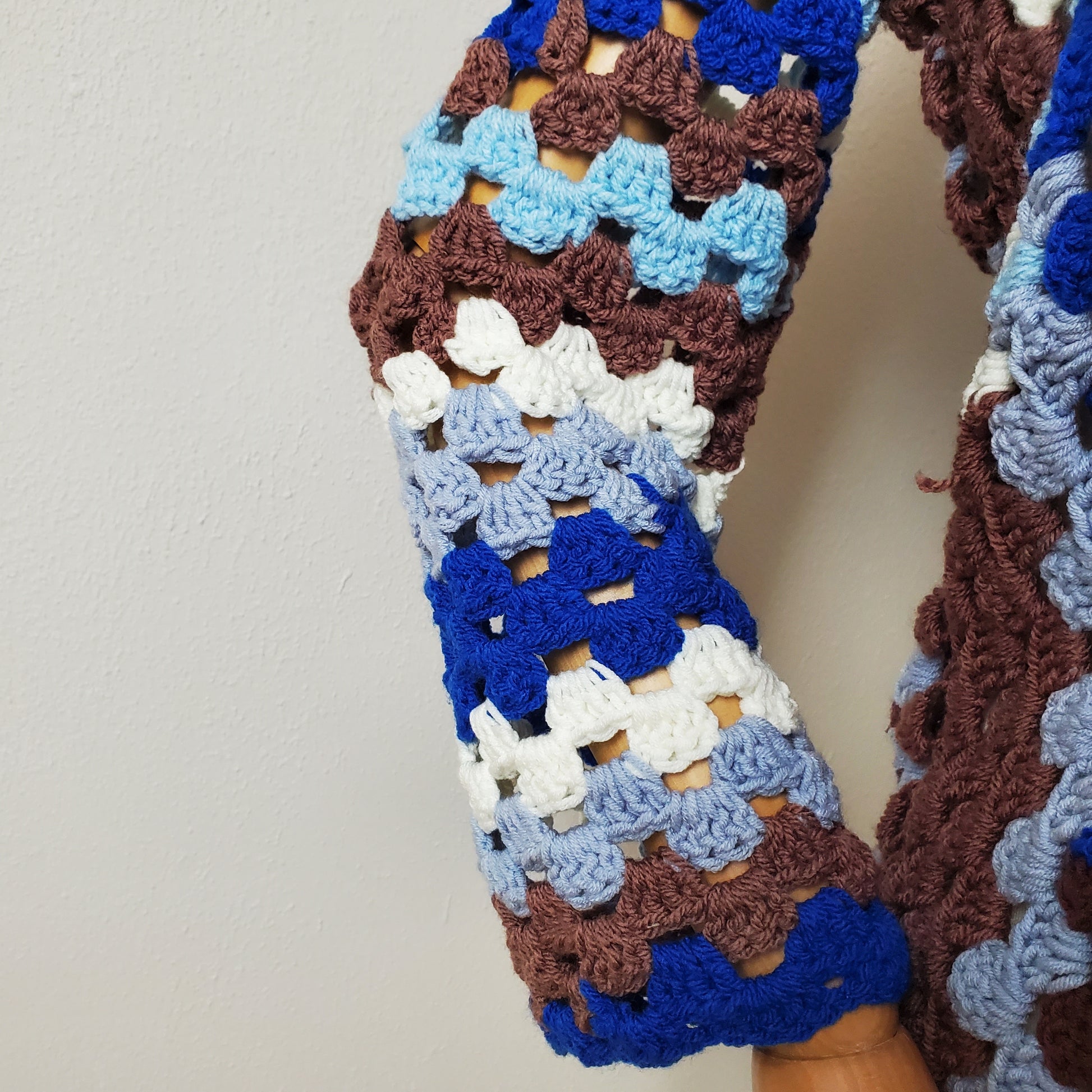Individuelle Anfertigung - Gehäkelter Cardigan 'Sonnentau'