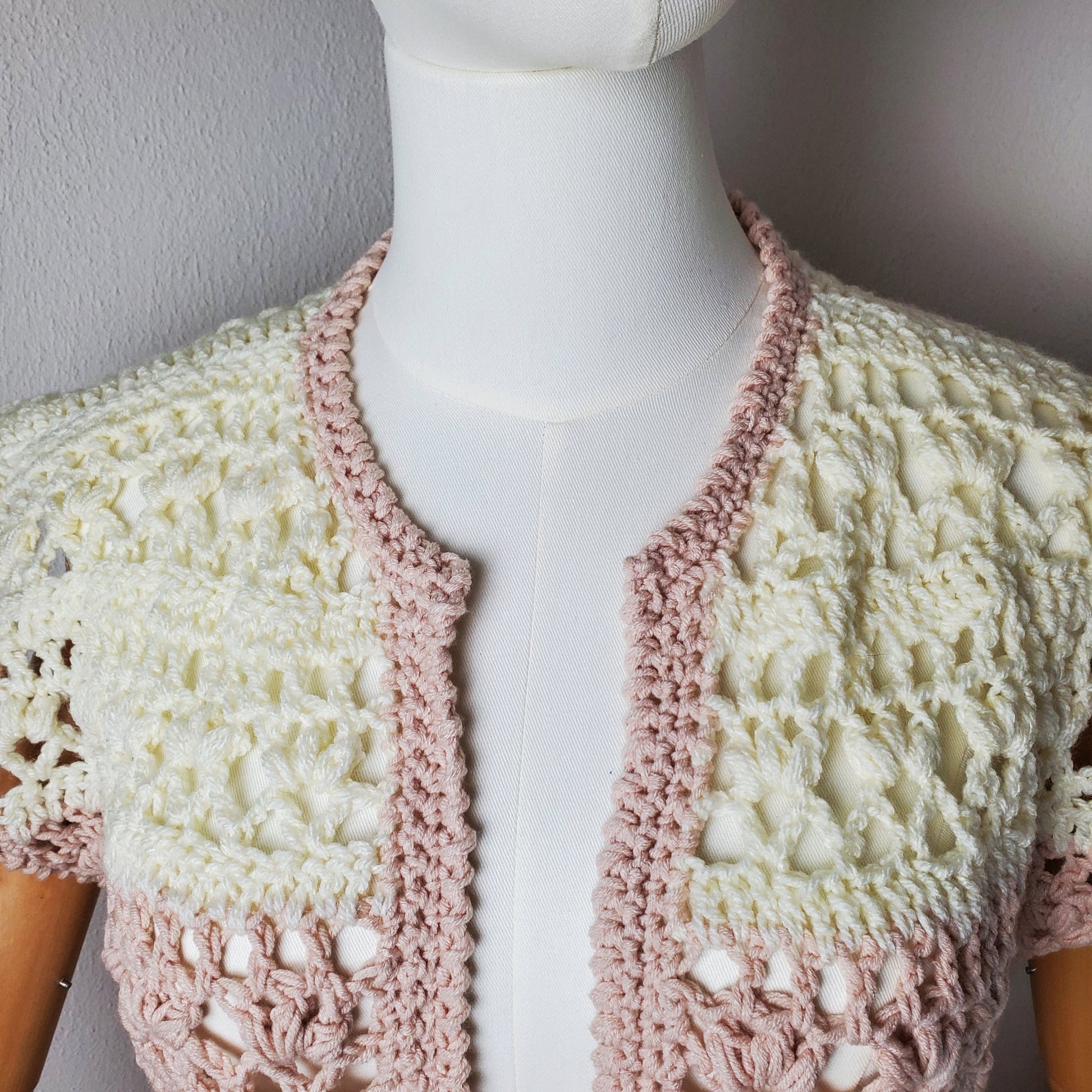 Gehäkelter Cardigan 'Ocean Breeze'