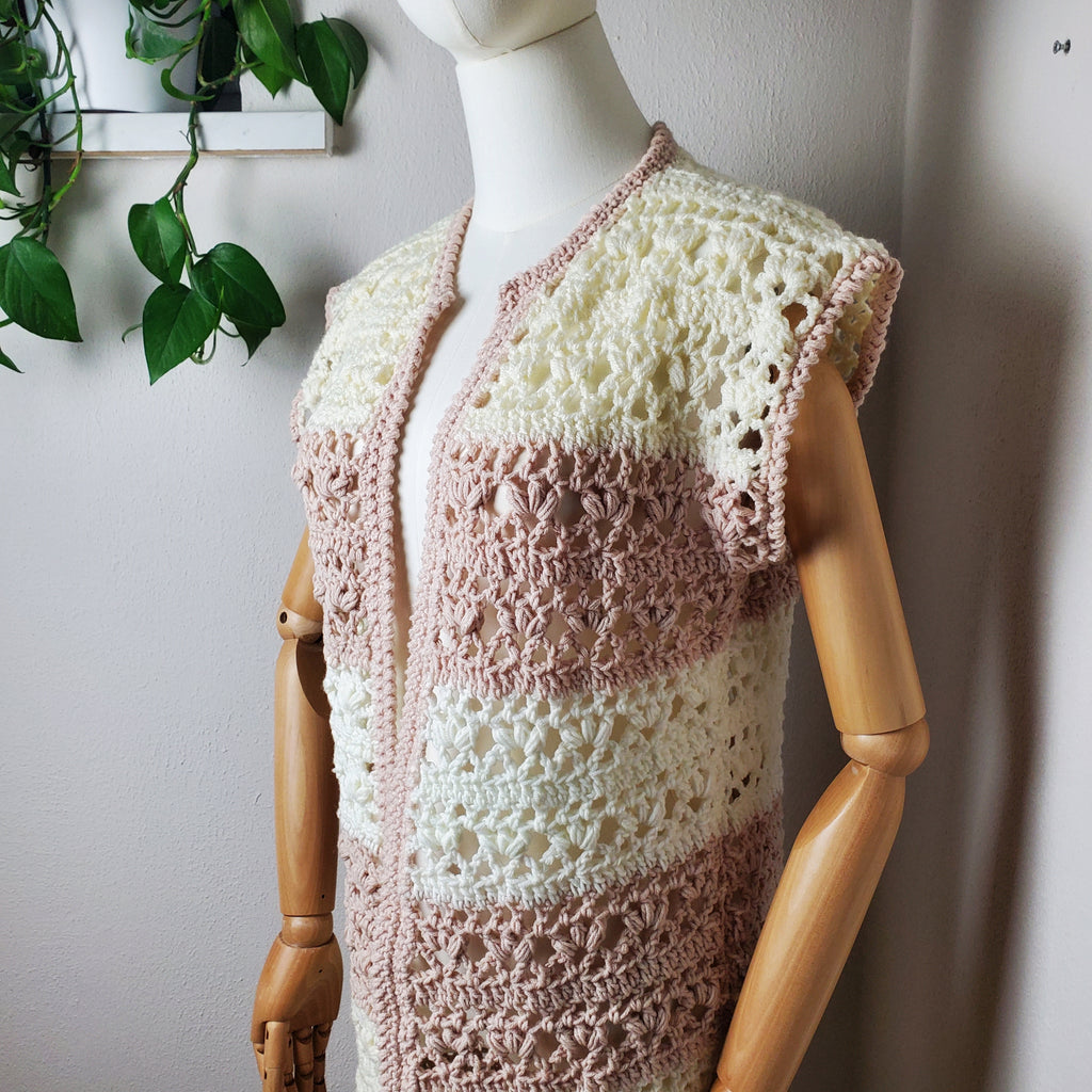 Individuelle Anfertigung - Gehäkelter Cardigan 'Ocean Breeze'