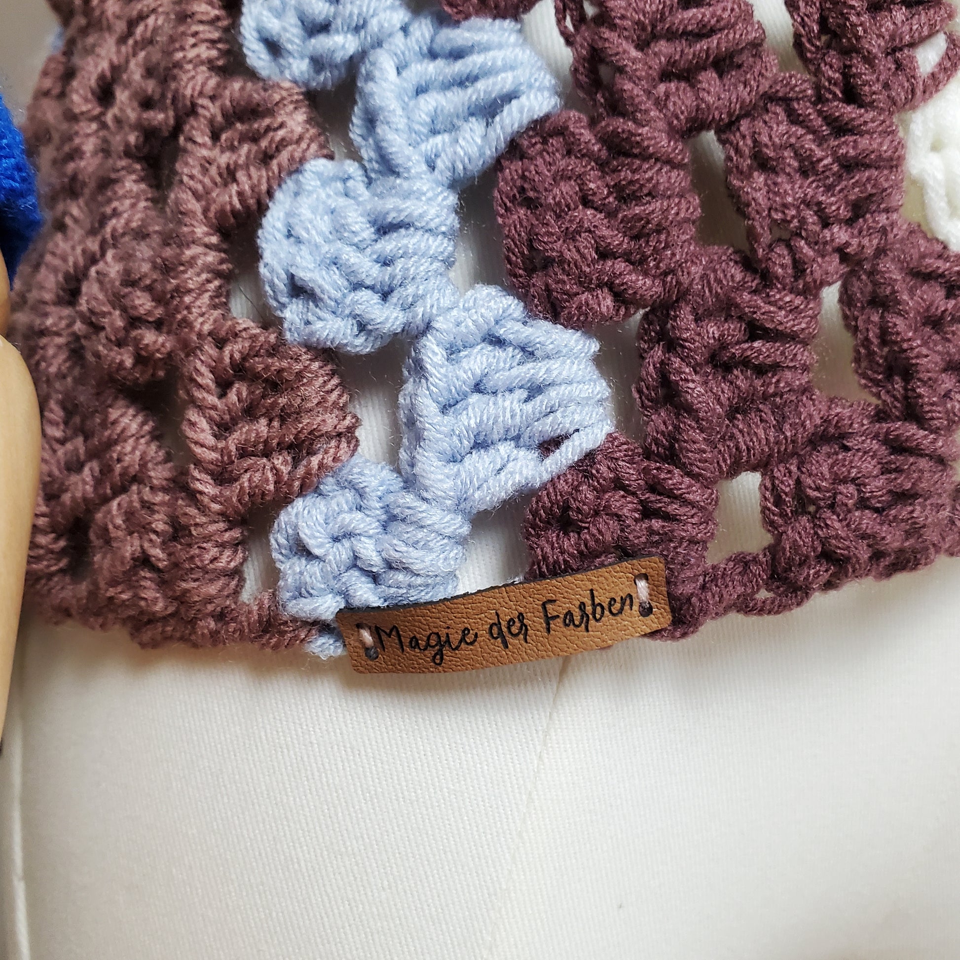 Gehäkelter Cardigan mit Kapuze 'Sonnentau'