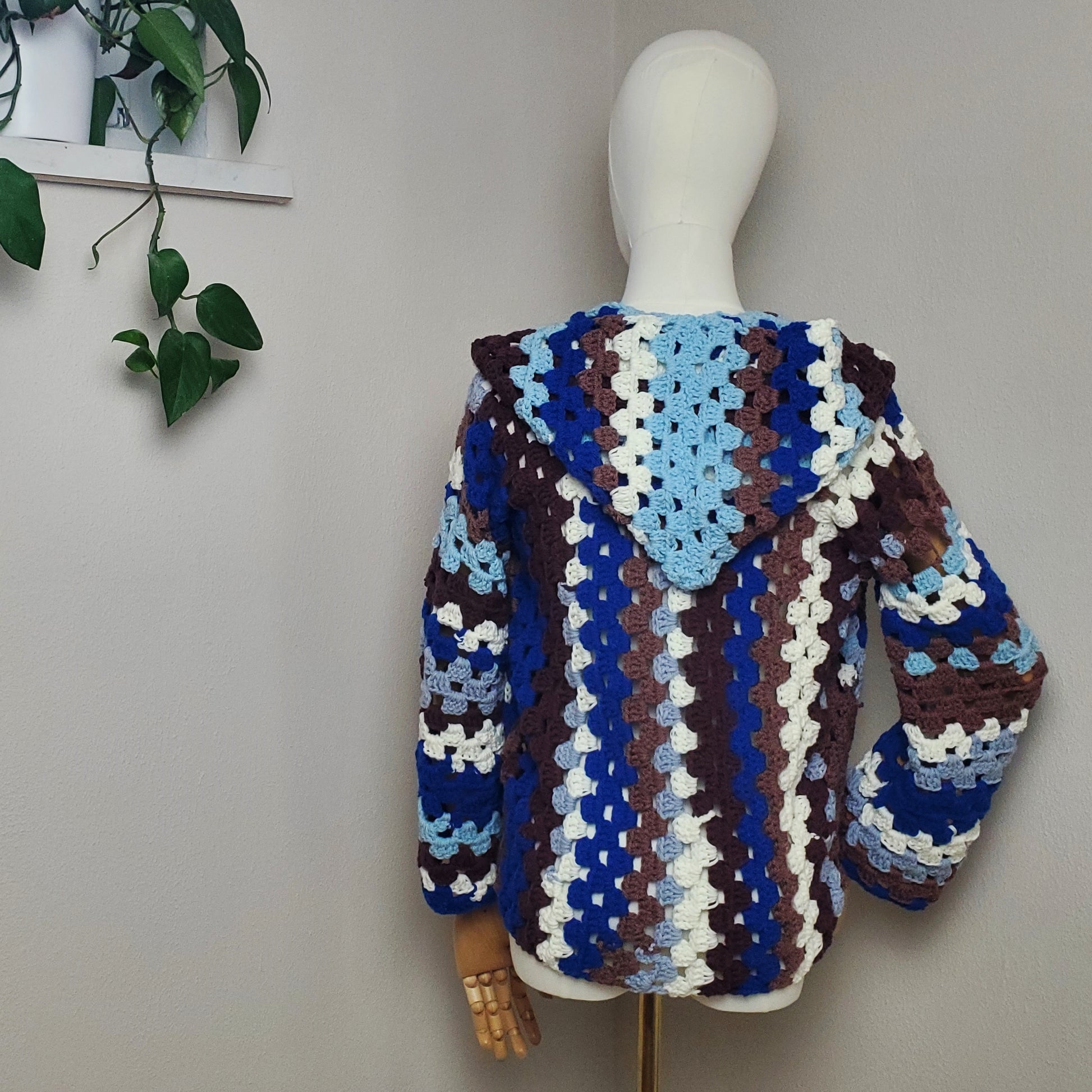 Individuelle Anfertigung - Gehäkelter Cardigan 'Sonnentau'