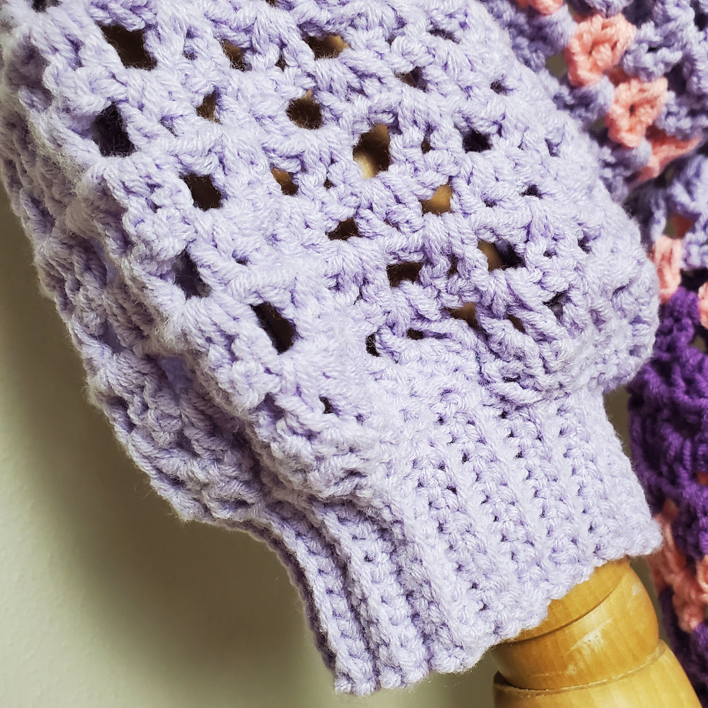 Individuelle Anfertigung - Gehäkelter Cardigan 'Morgenblüte'