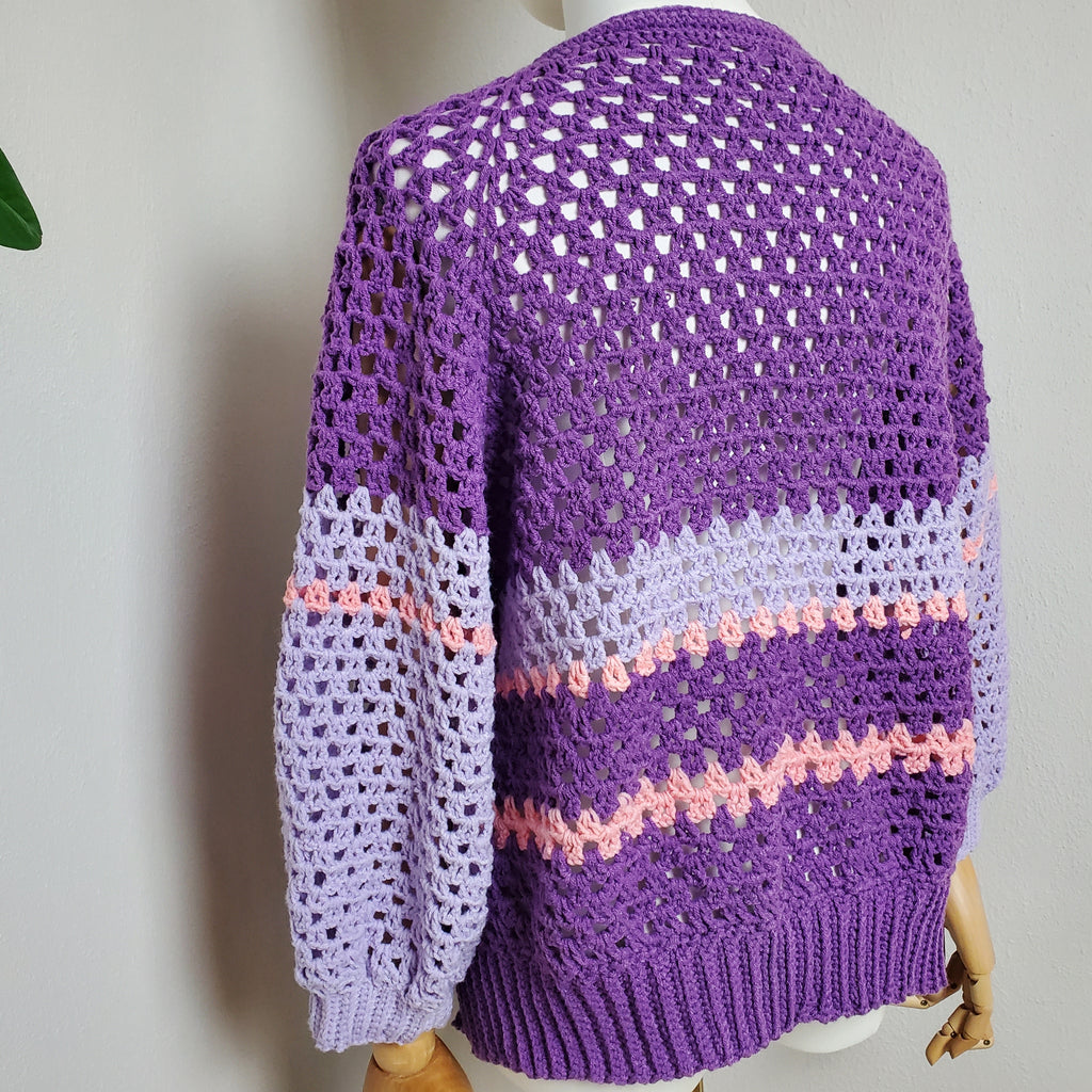 Individuelle Anfertigung - Gehäkelter Cardigan 'Morgenblüte'