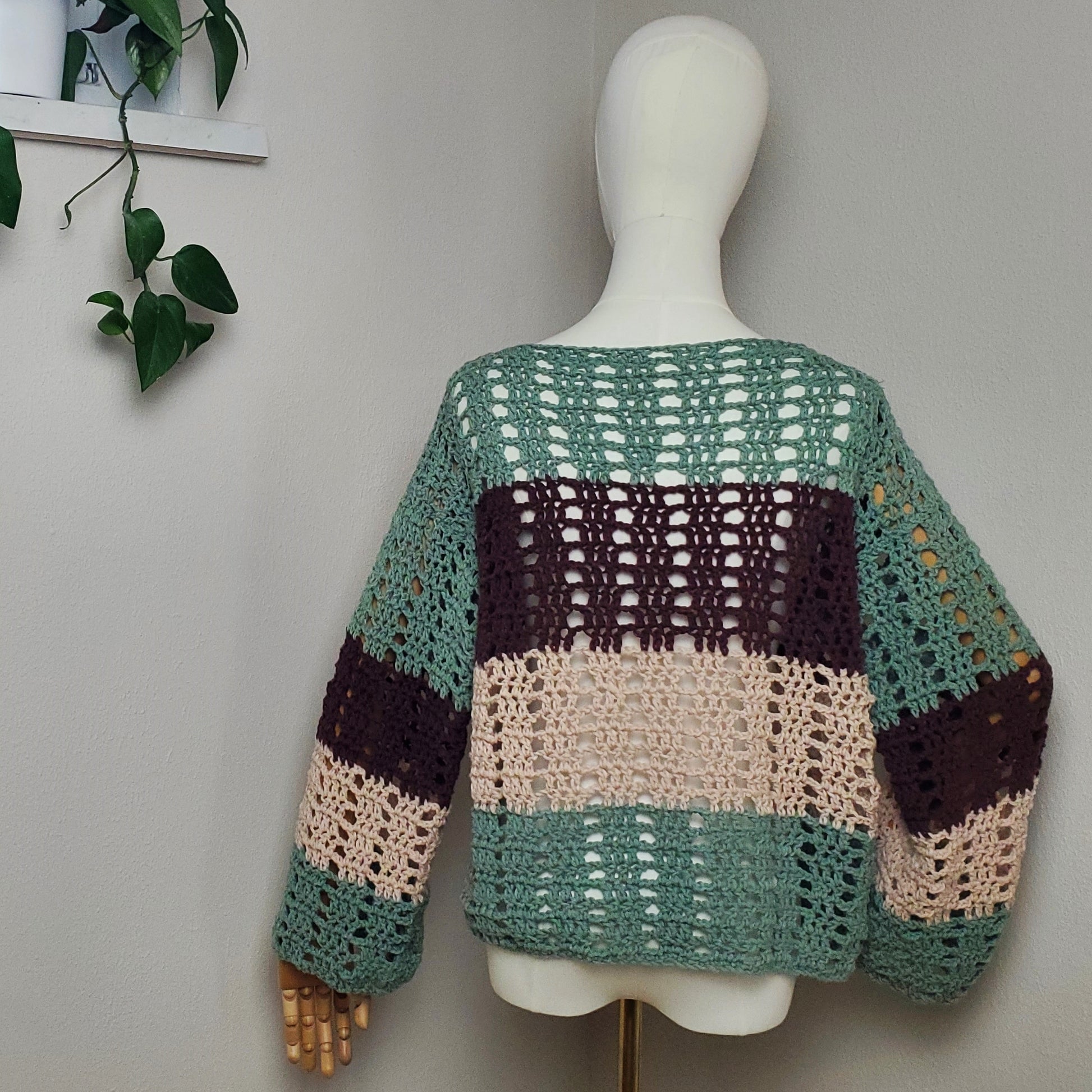Gehäkelter Pullover 'Wolkenleicht'