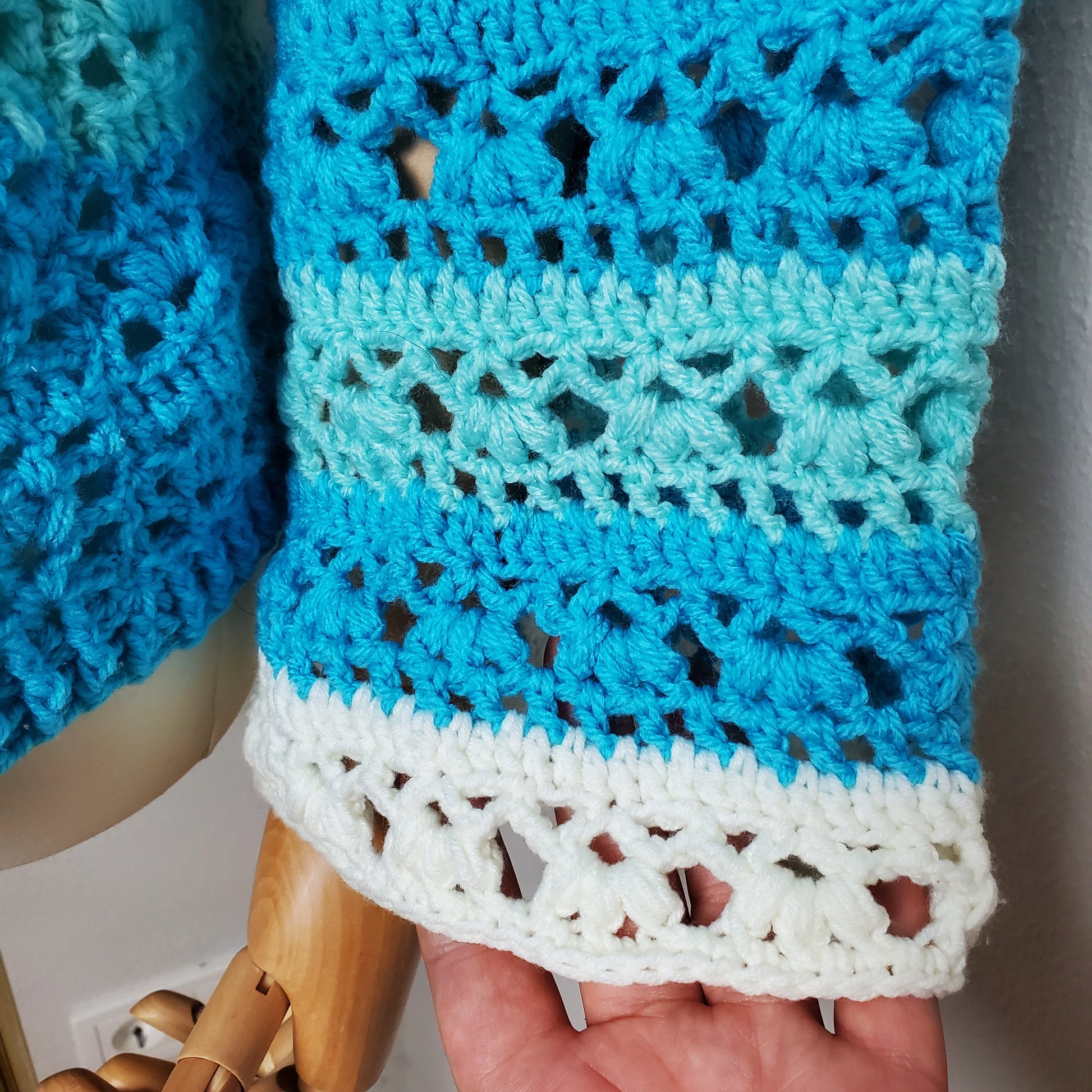 Gehäkelter Pullover 'Ocean Breeze'