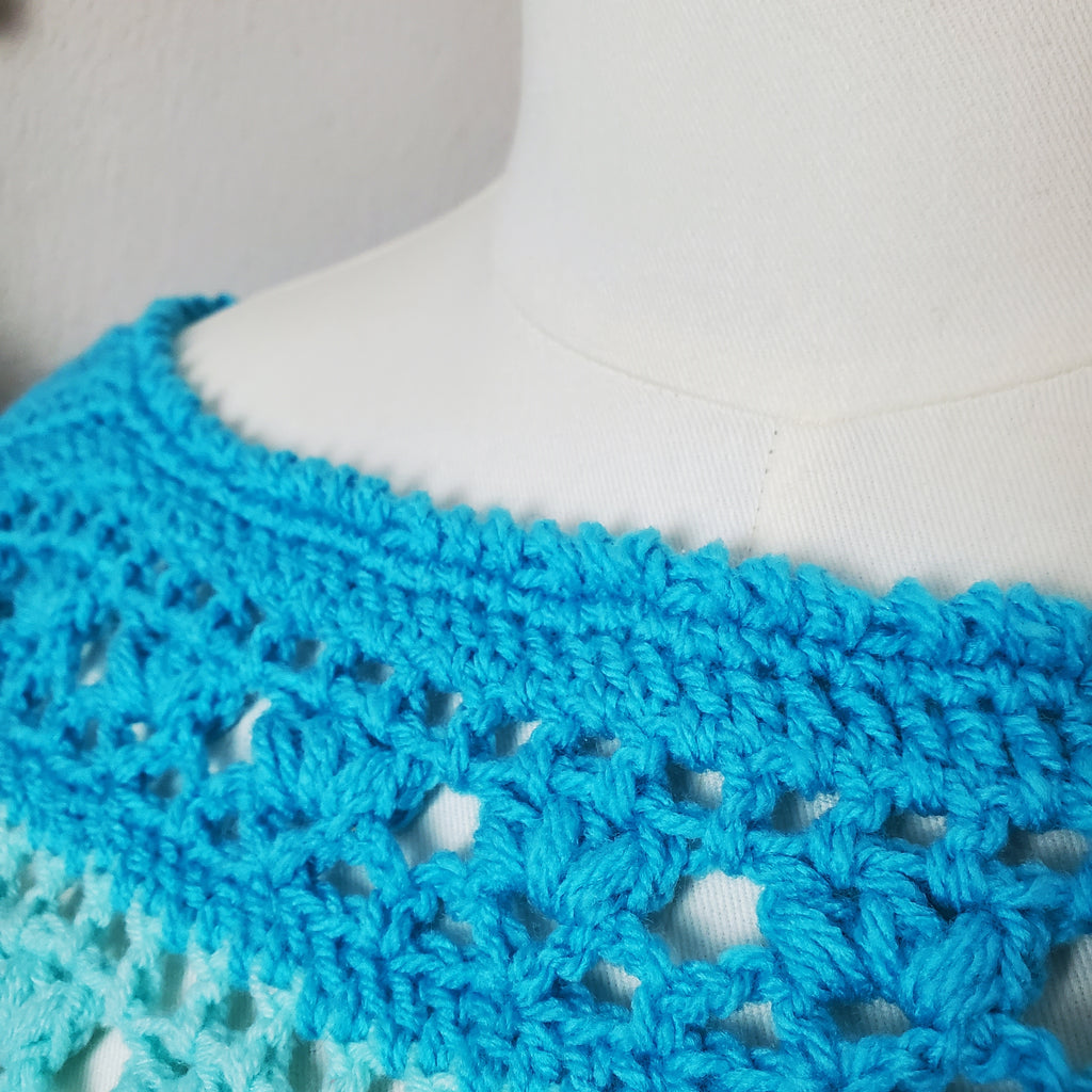 Individuelle Anfertigung - Gehäkelter Pullover 'Ocean Breeze'
