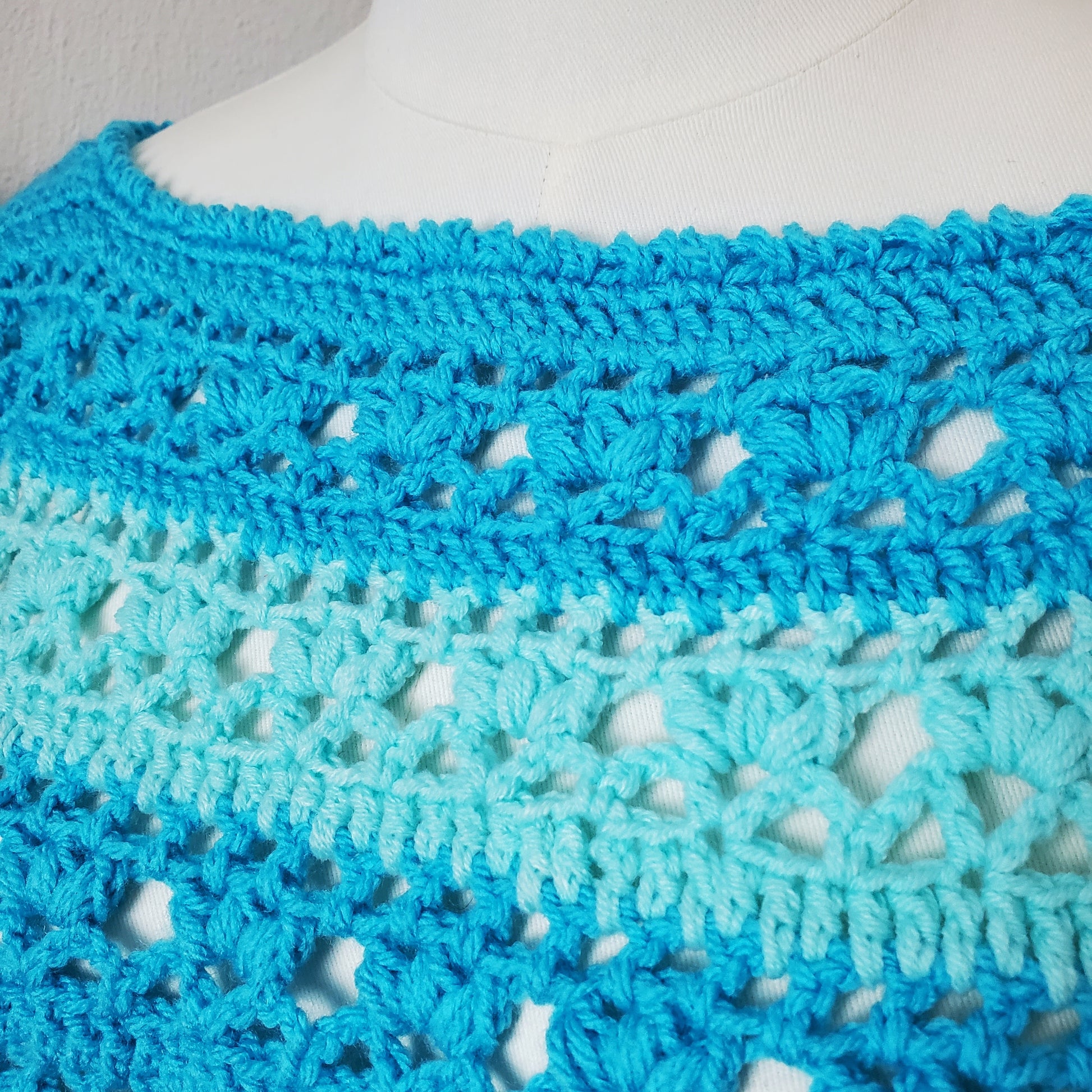 Gehäkelter Pullover 'Ocean Breeze'