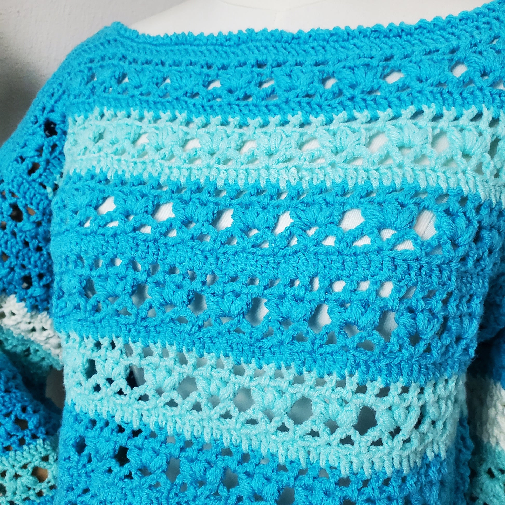 Gehäkelter Pullover 'Ocean Breeze'