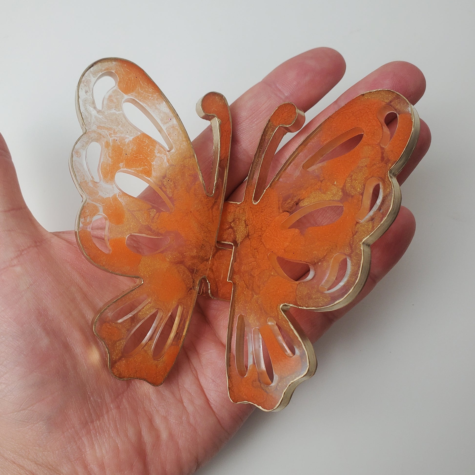 Dekoschmetterling aus Epoxidharz