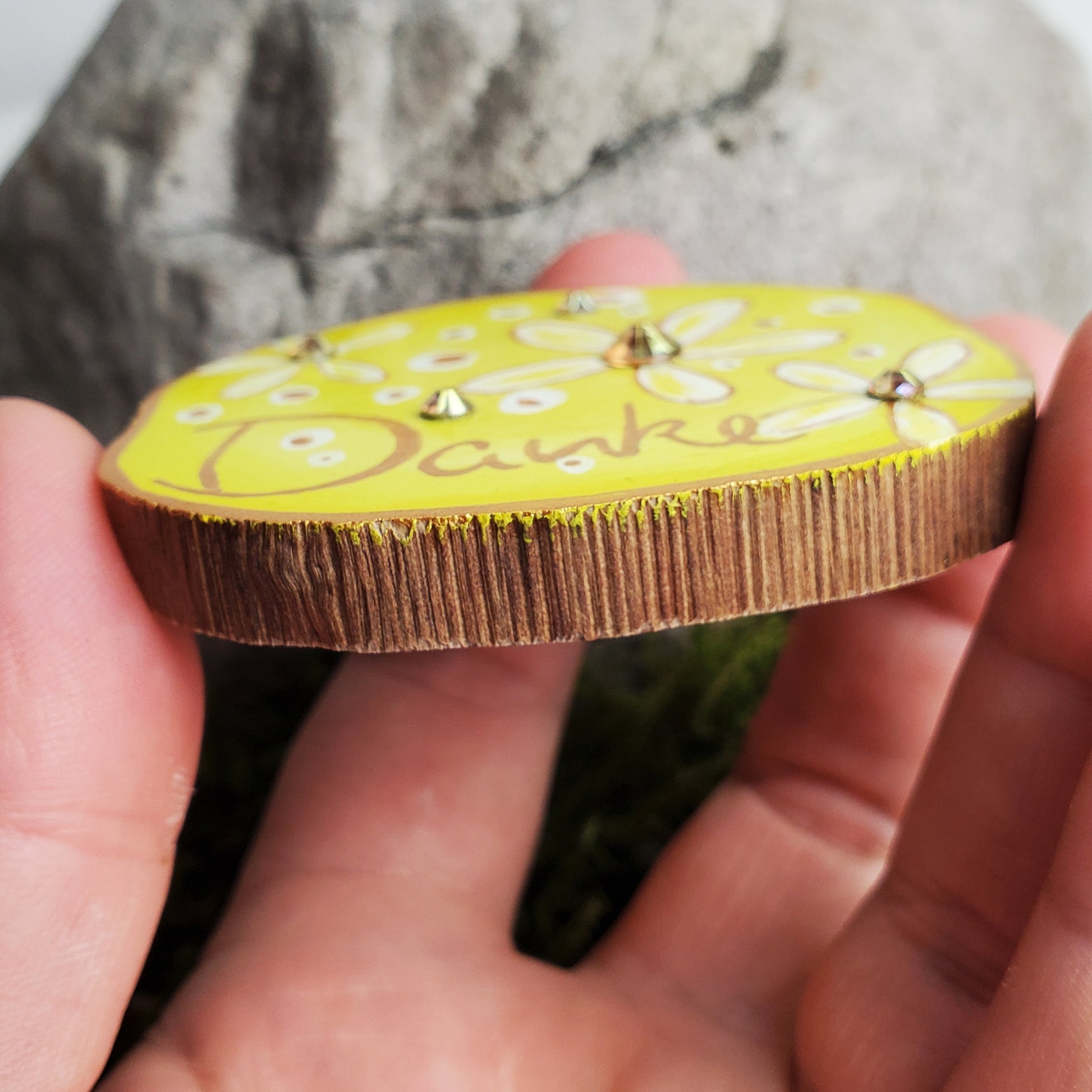 Handbemalte Holzscheibe, Glücksbringer