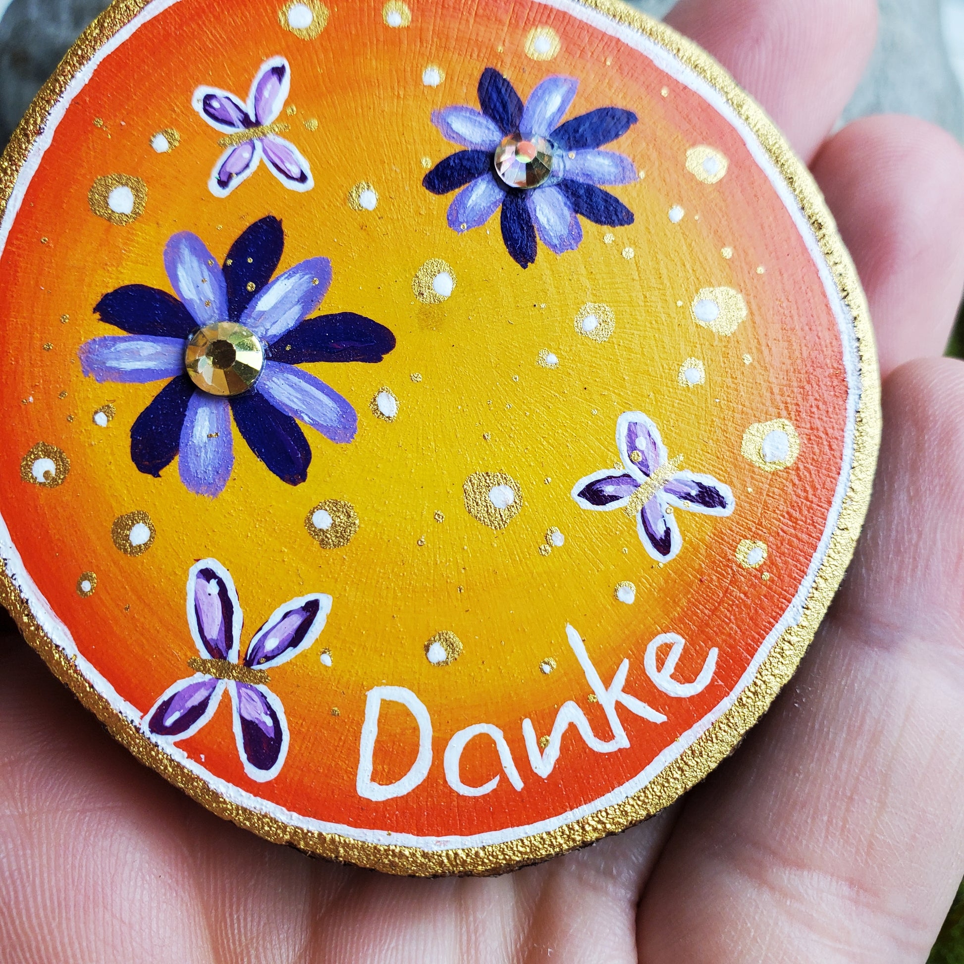 Handbemalte Holzscheibe, Glücksbringer