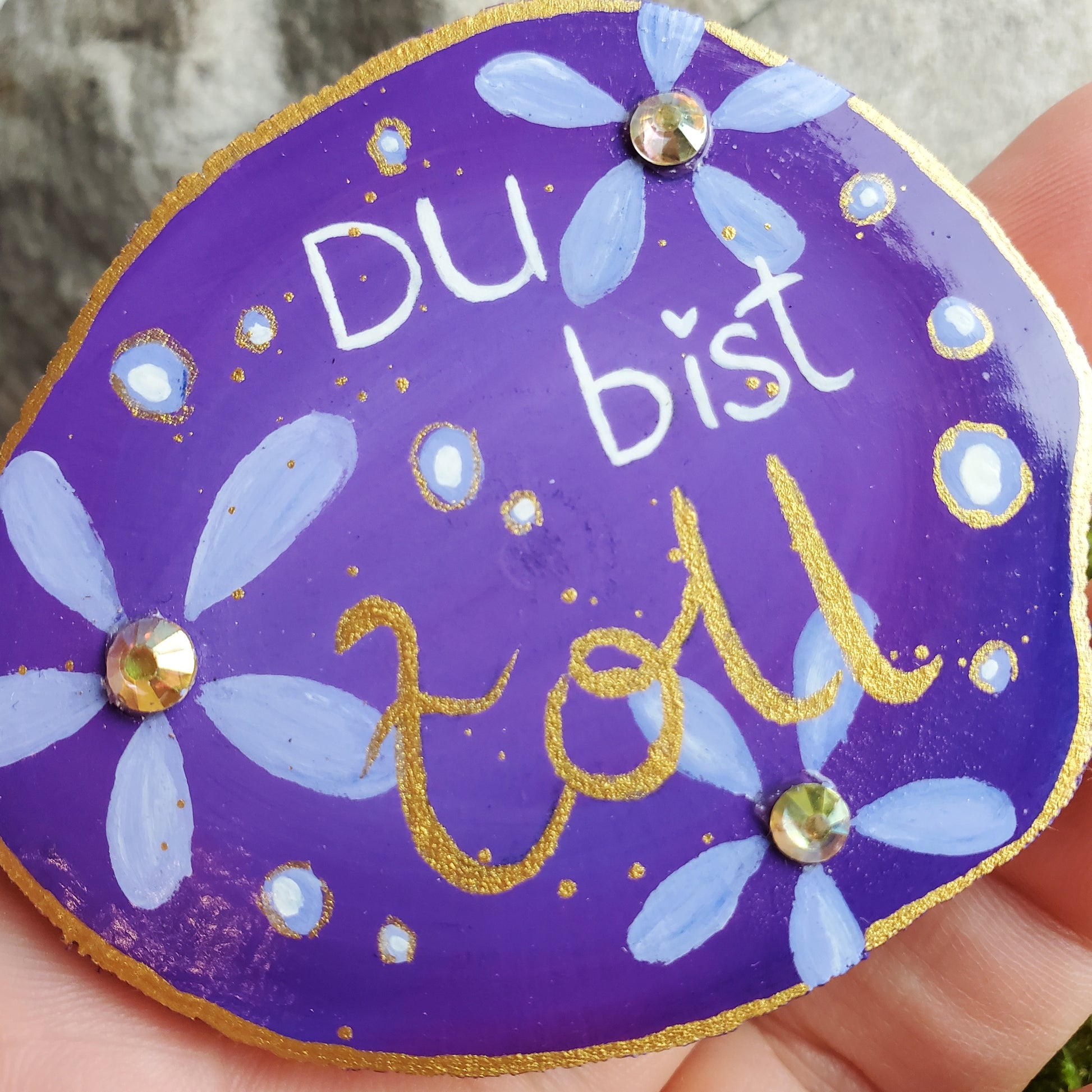 Handbemalte Holzscheibe, Glücksbringer