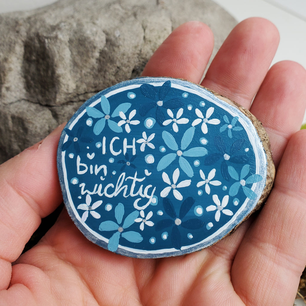 Handbemalte Holzscheibe, Glücksbringer
