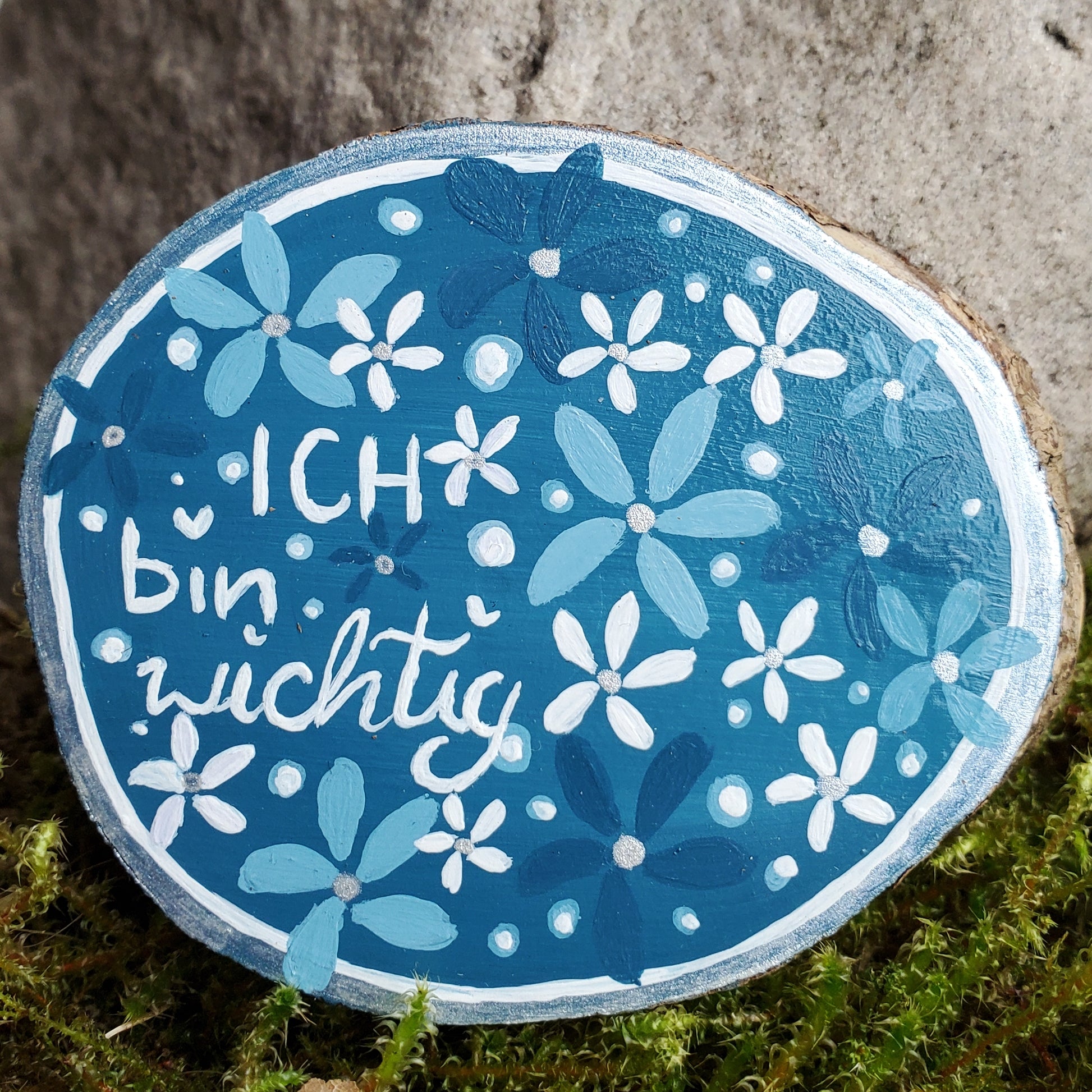 Handbemalte Holzscheibe, Glücksbringer
