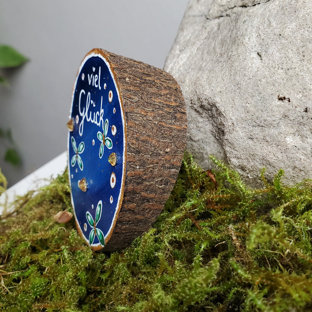Handbemalte Holzscheibe, Glücksbringer