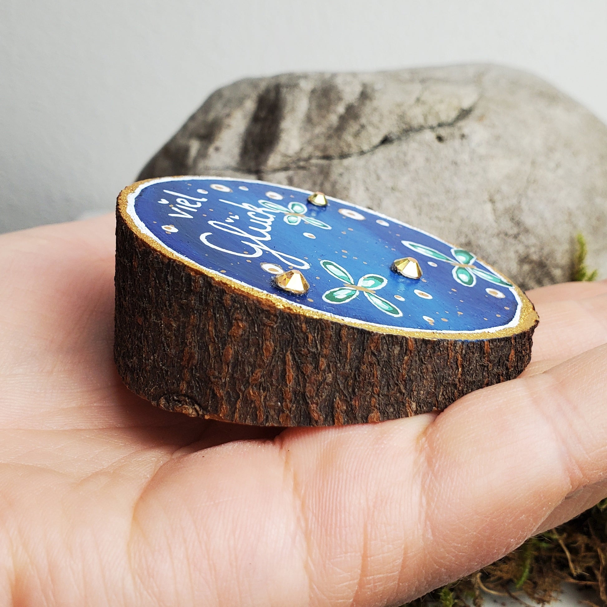 Handbemalte Holzscheibe, Glücksbringer