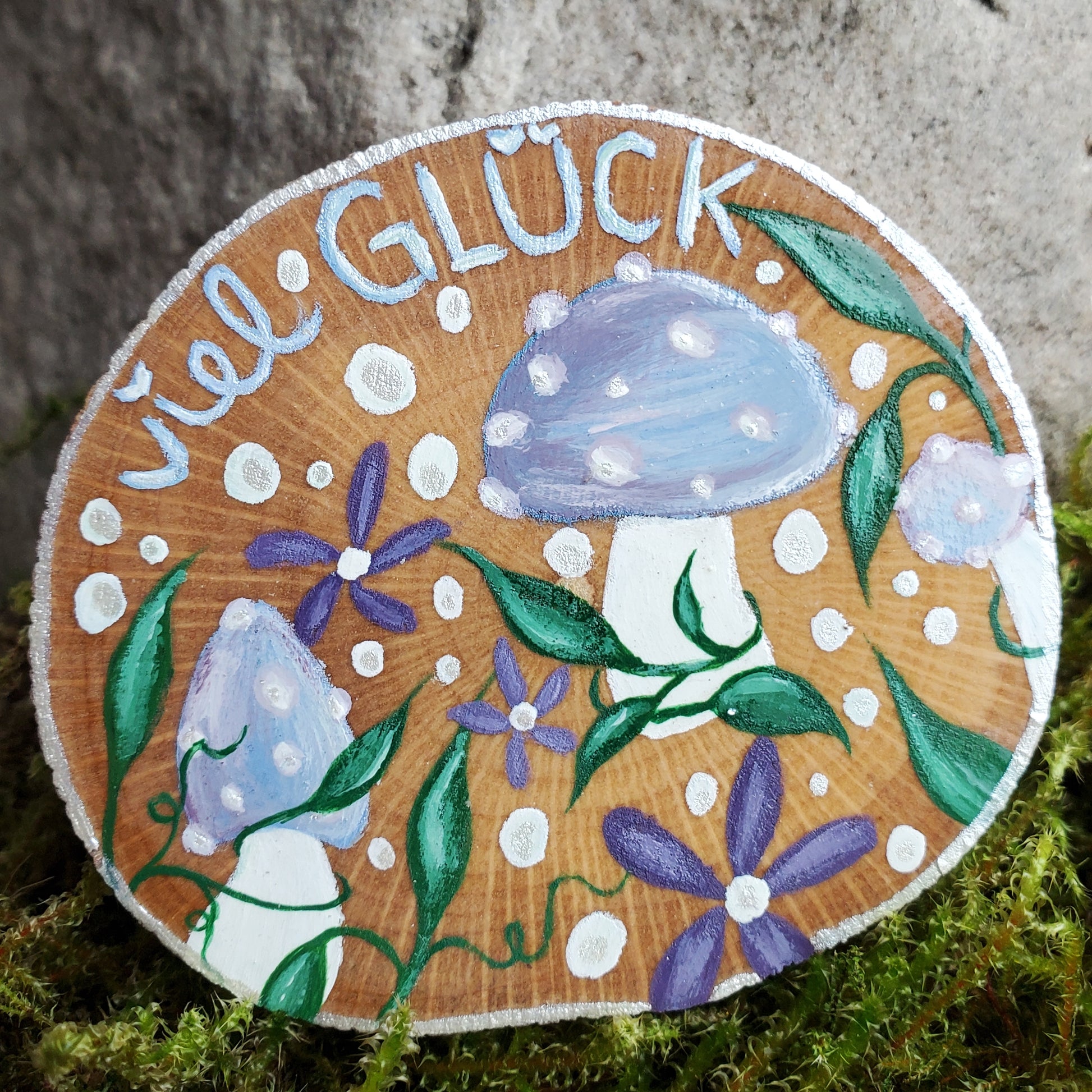 Handbemalte Holzscheibe, Glücksbringer
