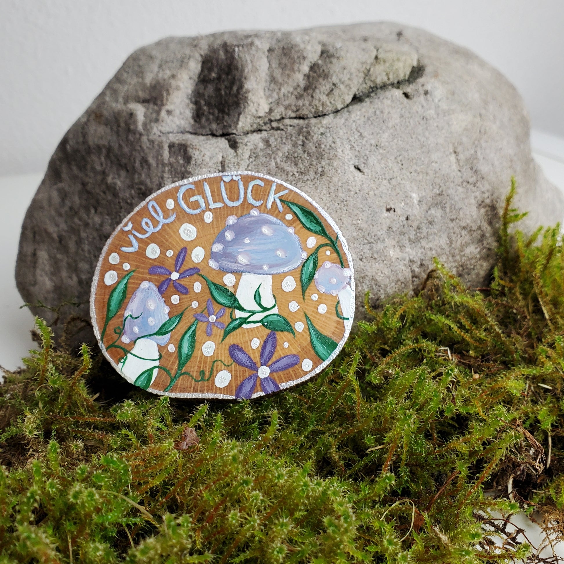 Handbemalte Holzscheibe, Glücksbringer