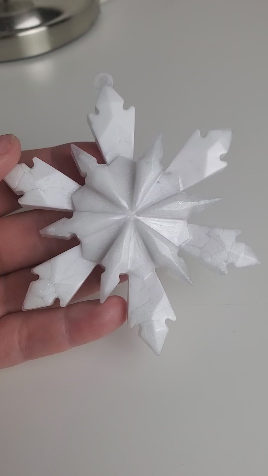 Schneeflocke aus Epoxidharz