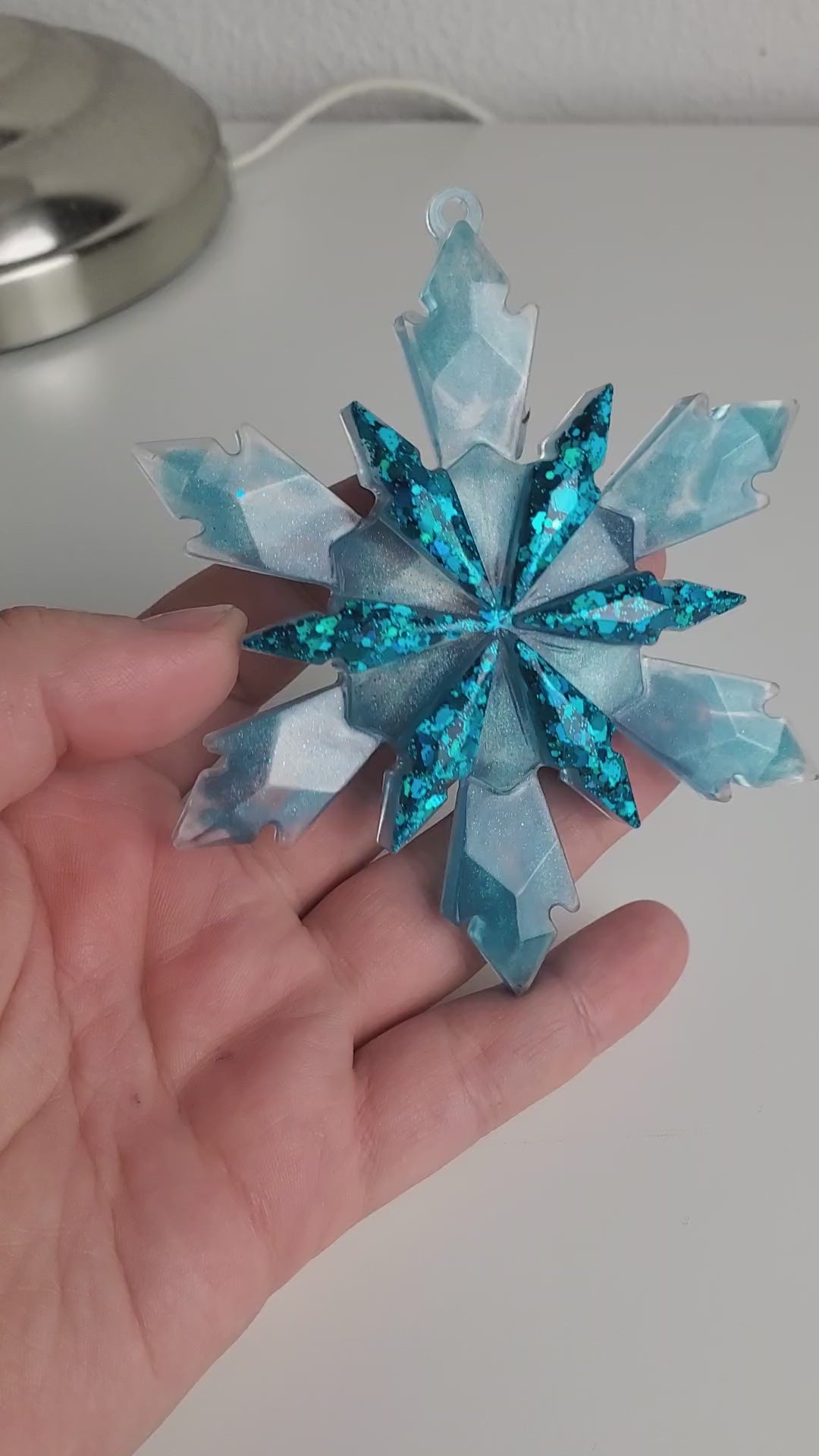 Schneeflocke aus Epoxidharz